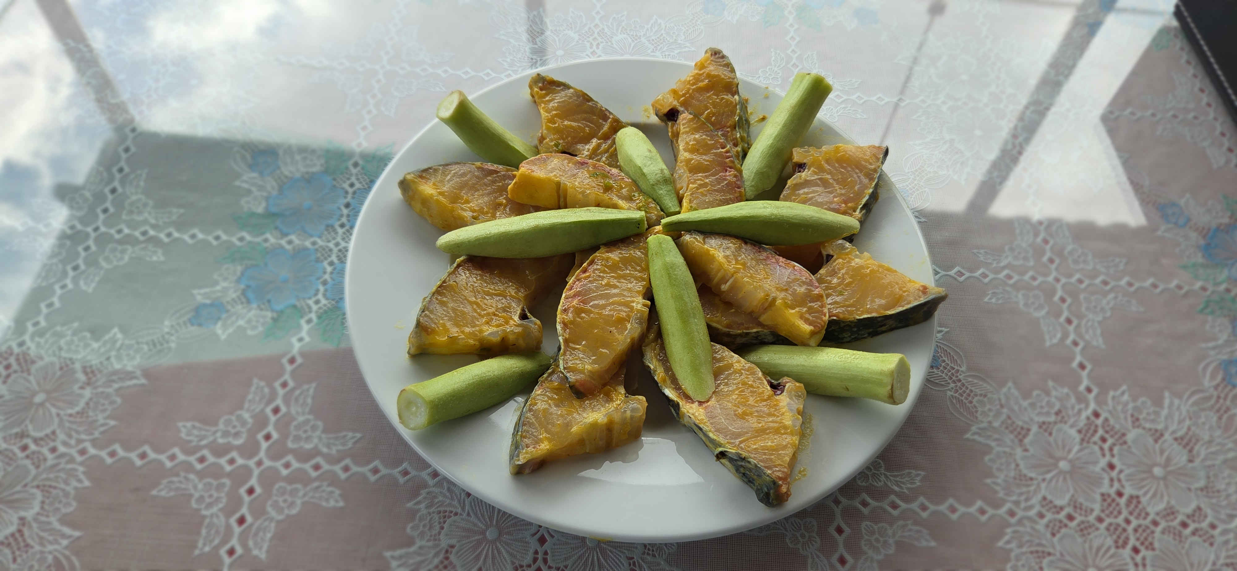 Cá tầm nướng nghệ vàng ươm